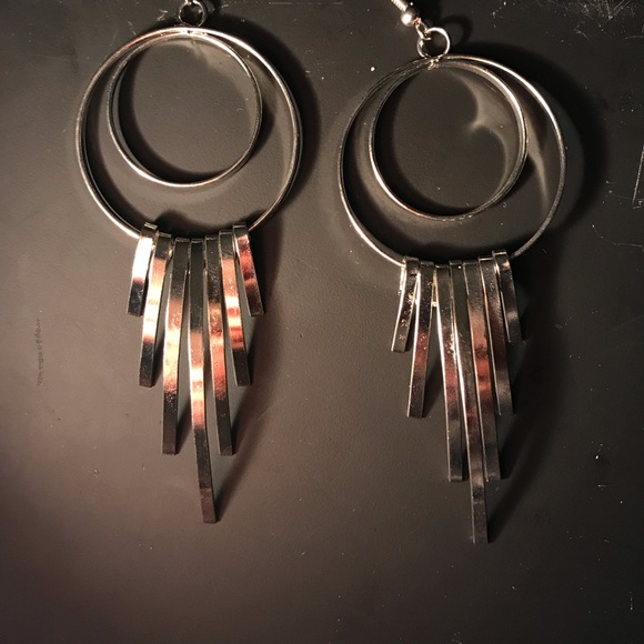 Silver earrings - Picture 3 of 3